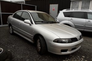 Mitsubishi Carisma 1.8GDI 90kW stříbrná CZ