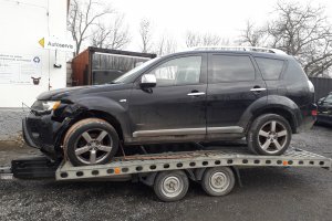 Mitsubishi Outlander II 2.0DID 103kW černá metalíza