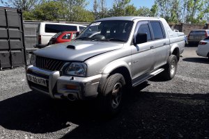 Mitsubishi L200 2.5TD 85kW stříbrná