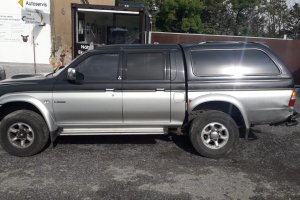 Mitsubishi L200 2.5TD 73kW přední rám stříbrno - černá