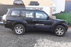 Mitsubishi Pajero 3.5GDI V6 černé