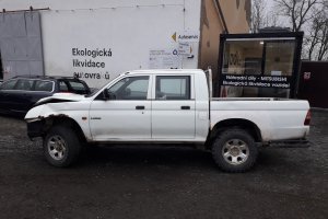 Mitsubishi L200 2.5TD 73kW bílá